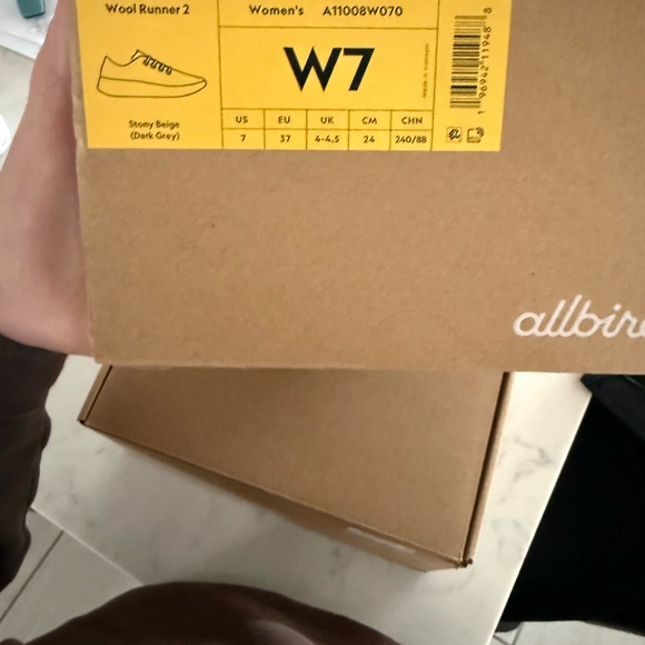 Allbirds Women Tan Wool Runner Sneakers - Picture 4 of 4